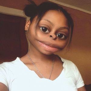 Meet your Posher, Denise